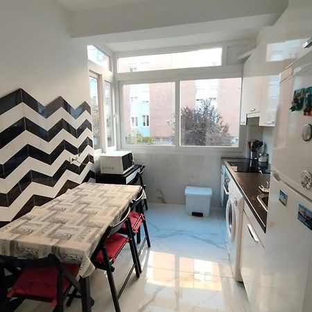 Apartamento Luminoso Y Nuevo En Madrid Rio Kültér fotó
